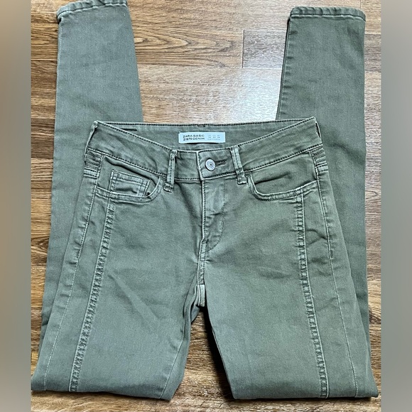 Zara olive green jeans, zipper detail. Size 2. Excellent condition - Picture 7 of 10